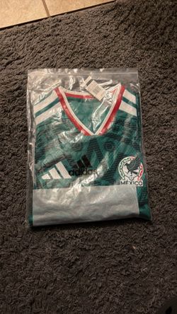 XL  green and white