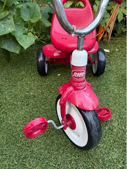 Tricycle radio flyer