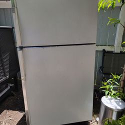Admiral top freezer refrigerator 