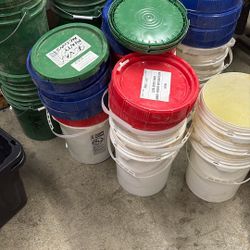 5 Gallon Buckets 