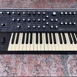 Moog Sub 37