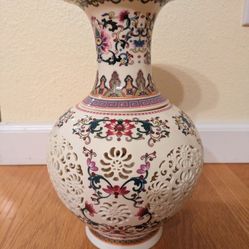 10.6" China Porcelain Famille Rose Hollow Ceramics Double-deck Flower Apple Vase - Made in Jingdezhen 
