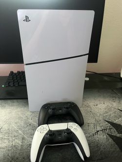Ps5 digital + 2 controllers