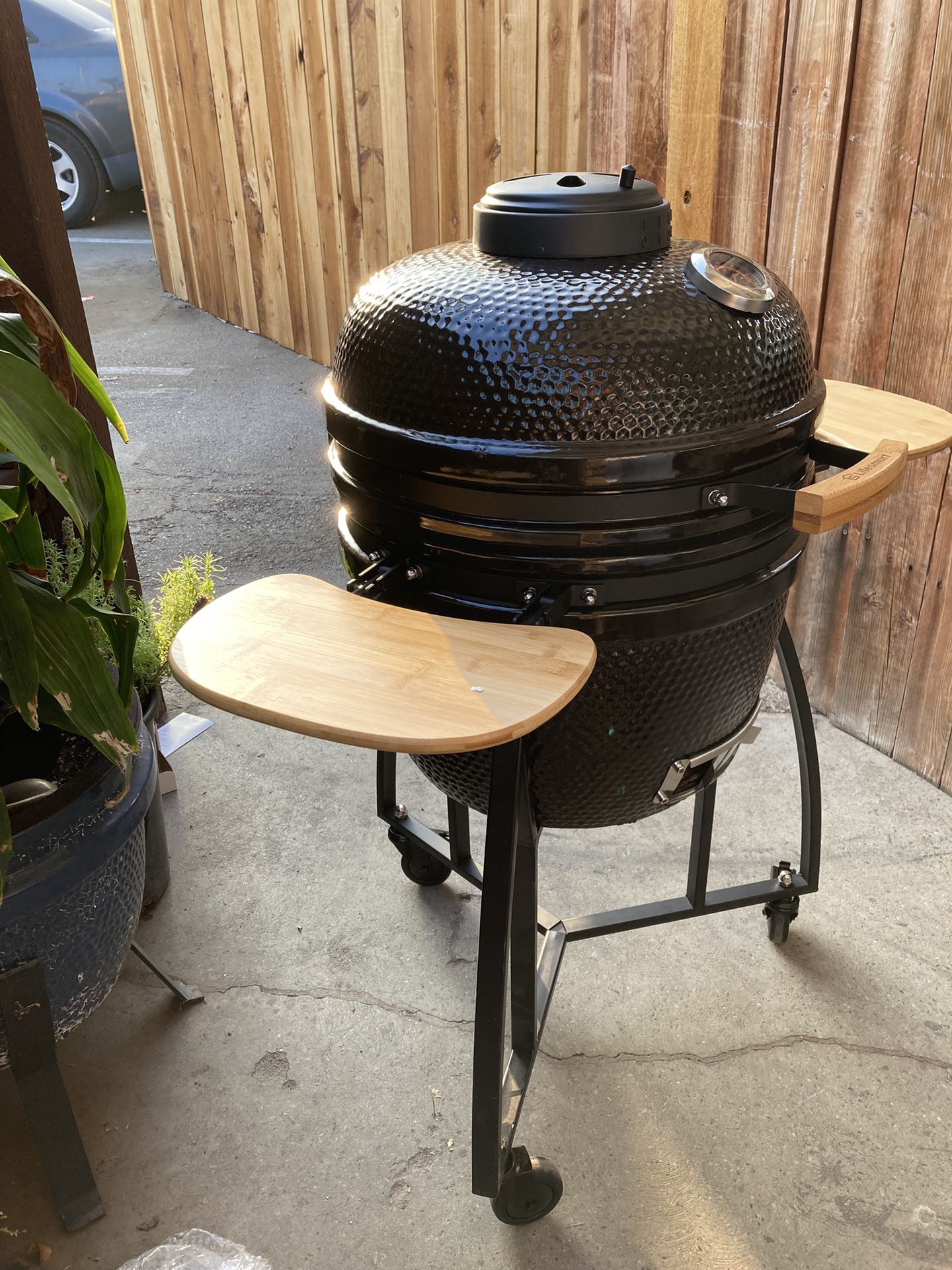 18 Inch Kamado Grill With Accessories for Sale in Irwindale, CA - OfferUp