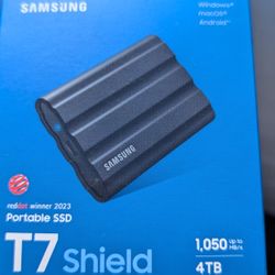 SAMSUNG T7 Portable SSD, 4TB External Solid State Drive NEW