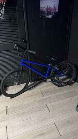 Mongoose race bike