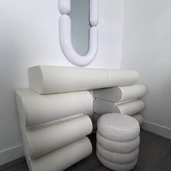 Humply White Leather Makeup Vanity Set with Ottoman (Mirror not included)
