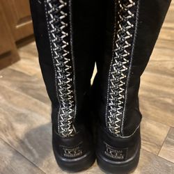 Women’s Size 5/6 Black Uggs