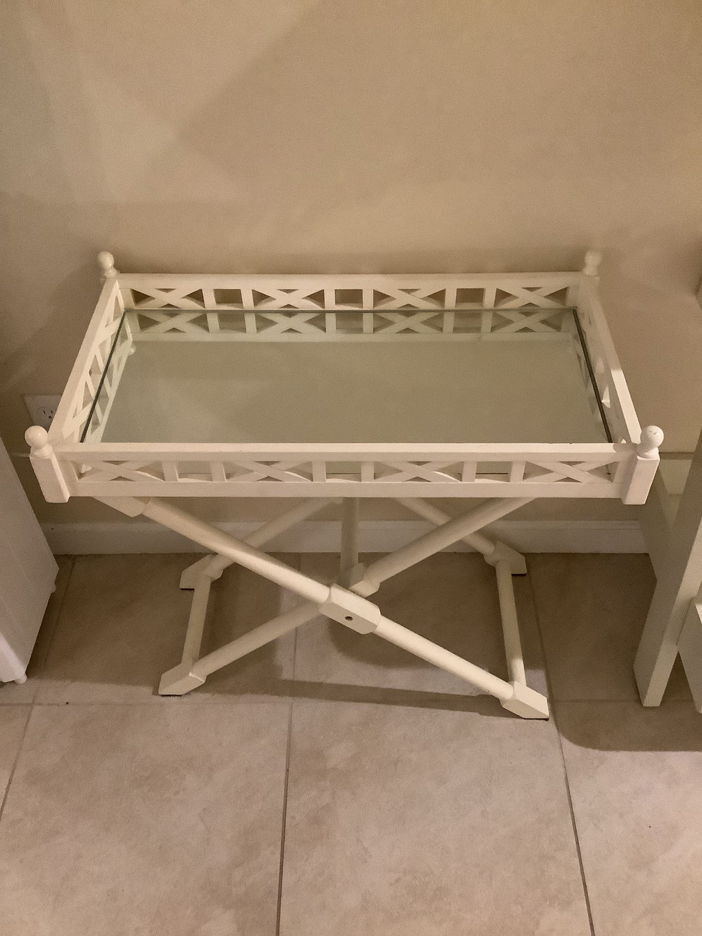 Country Cottage Bar with Mirror Top