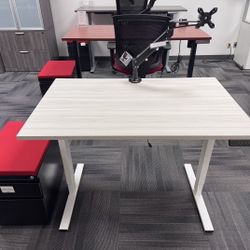 New - 48" x 30" Sit-Stand Adjustable Height Desk 