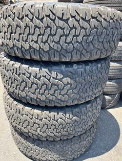 37x12.50/17 Bfgoodrich Selling a set of 4 tires in excellent condition 🫡