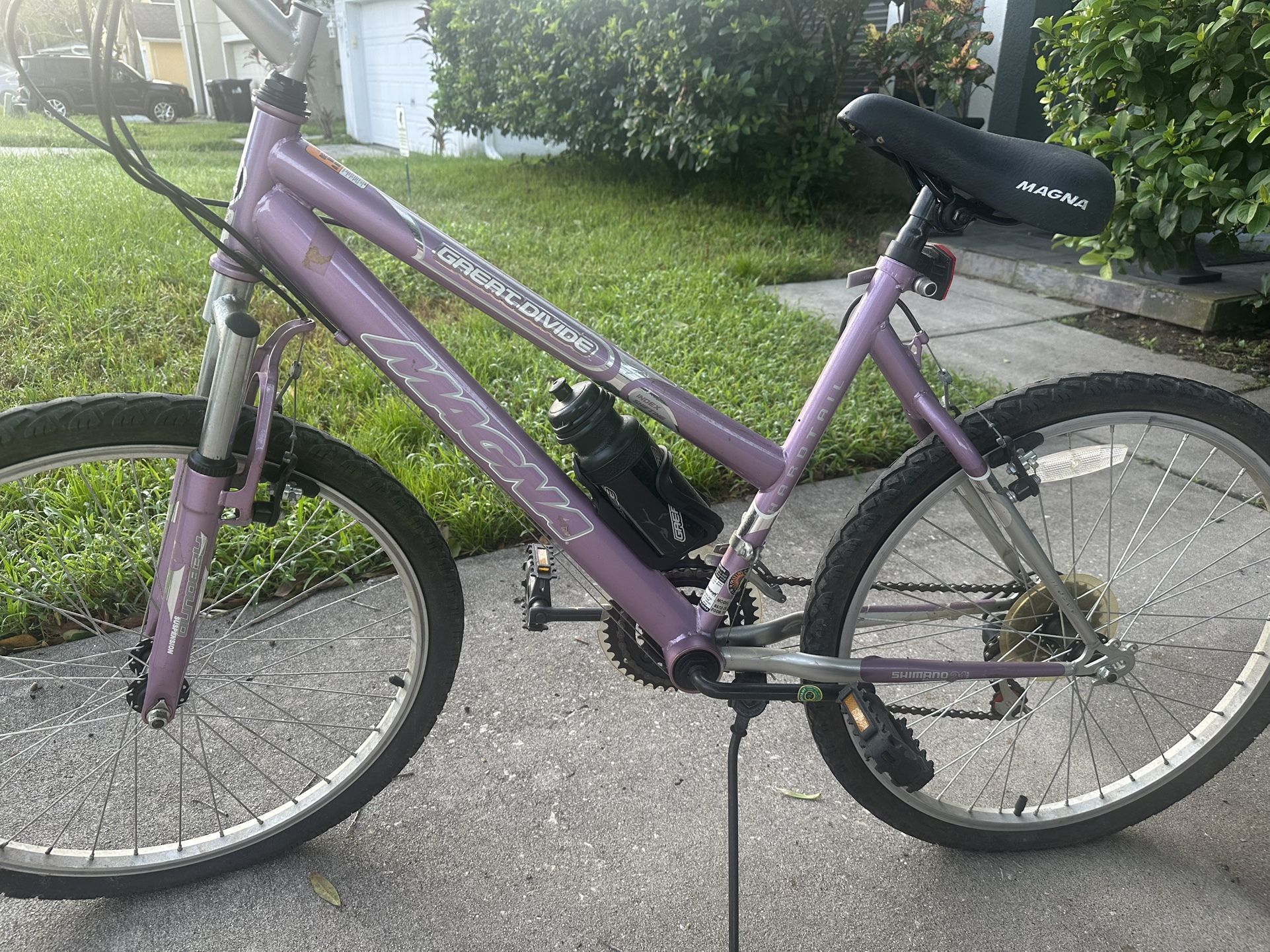 Magna Woman's Purple mountain bike