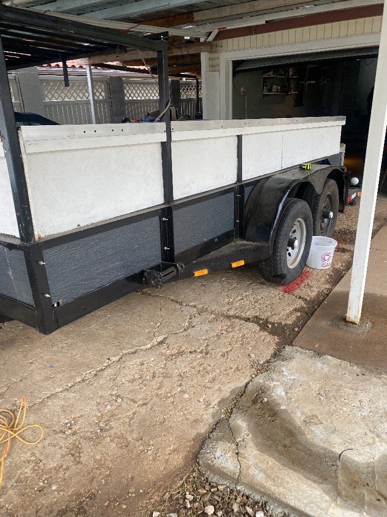 16ft TRAILER WITH METAL PLATFORM & RAMPS