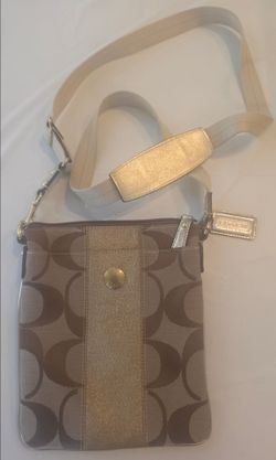 Coach Signature Crossbody Swingpack Bag