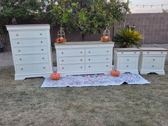 Gorgeous Dressers and Nightstands