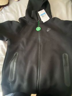 Brand new black Nike tech