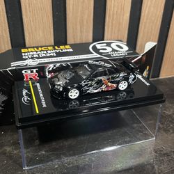 Inno64 1:64 Nissan Skyline GT-R R34 Bruce Lee Black
