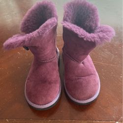 Little Girl Uggs Size 13