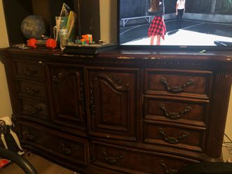 Wood dresser