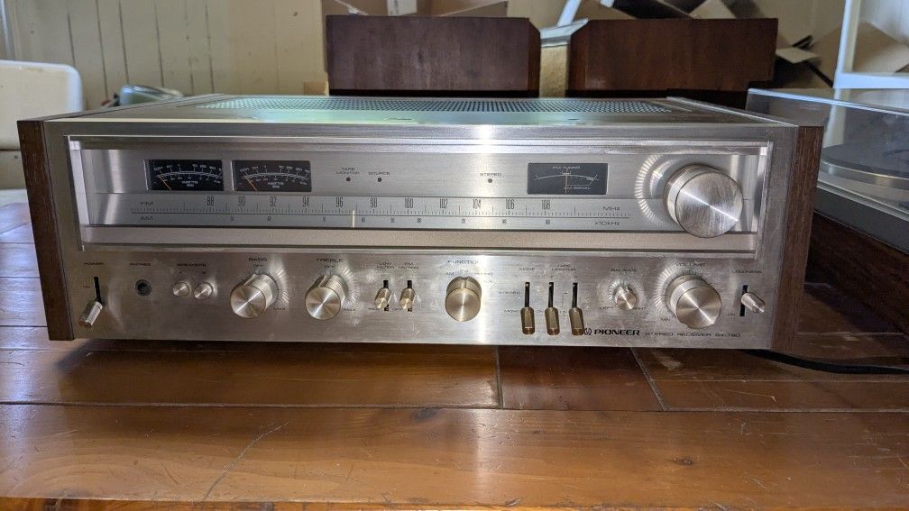 Pioneer Sx-780 Receiver With Pioneer Pl-1150 Turntable.