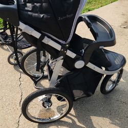 Two Strollers And A Car Seat New Condition!!!! Get All 3