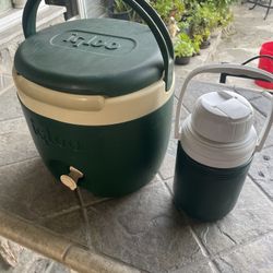 Igloo 1 Gallon And Coleman Liquid Hot Or Cold Container