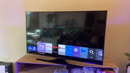 Samsung 55” smart TV 4k