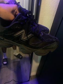 New balance 9060 size 7 suede damage fair condition