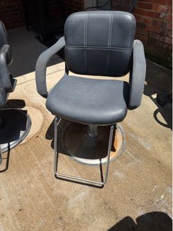 Styling chair