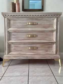 Hickory white solid wood dresser / drawers/ chest