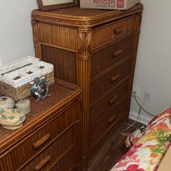 2 Nice Dressers, Matching End Table 