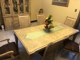 Dining table comedor