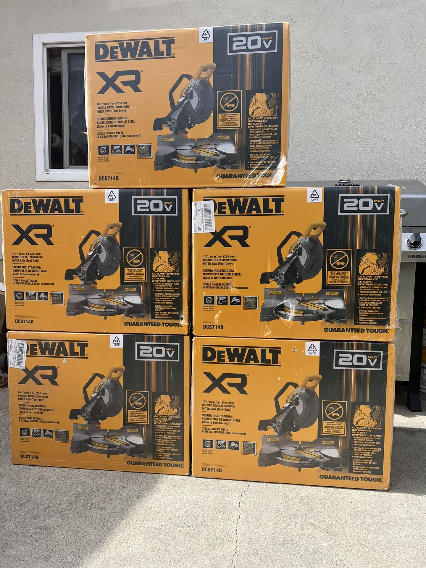 BRAND NEW DEWALT 20V MAX XR 10 in. Double Bevel Fixed Miter Saw (Tool Only)
