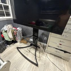 Tv stand ( TV NOT INCLUDED )