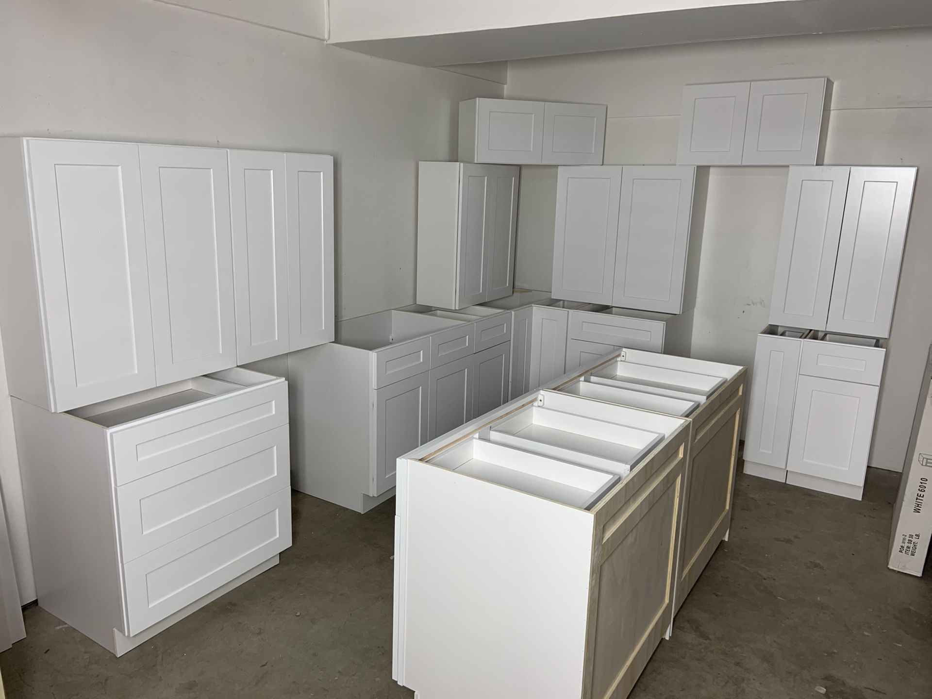 White Shaker Kitchen Leftover Set with Custom Painted Drawers