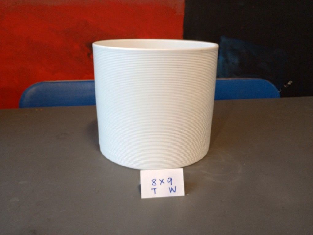 Big White Ceramic Plant Pot (Chipped Bottom) 