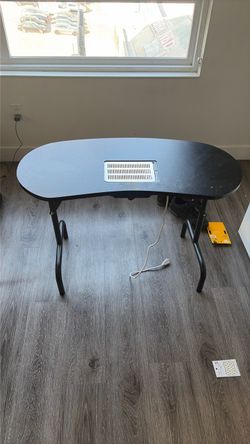 Nail Table