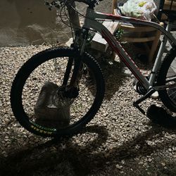 Specialized Mountain Bike (extremely Lightweight And Great Suspension)