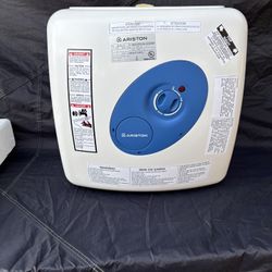 7gal Insta Hot water Heater 