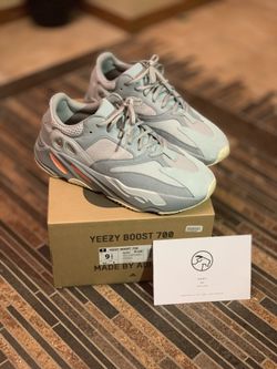 Yeezy 700 ‘Inertias’