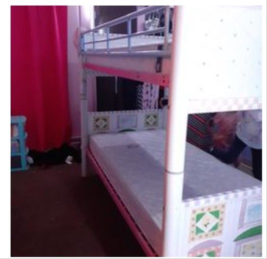  Twin Metal Bunk Bed with Ladder for Kids Bedroom