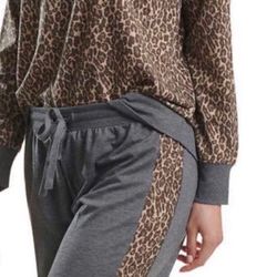 Women’s Clothes Lounge Set Of 2 -  Comfty Printed Leopard Pajama Set 2 PCs 