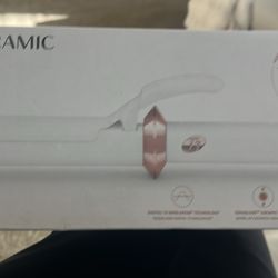 T3 Twirl Ceramic Curling iron 