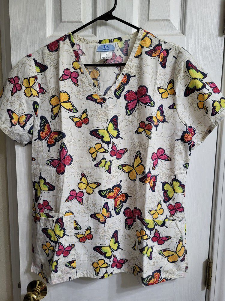  Butterfly Scrub Top Size Med