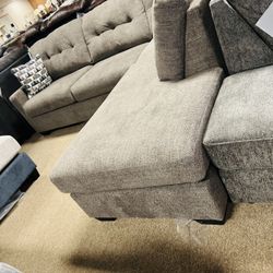 Beautiful Nice Tufted Sectional!
