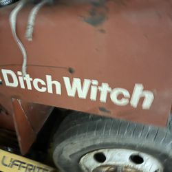 Tractor DITch Witch In Good Conditions 
