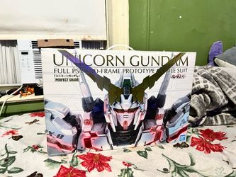 Bandai Perfect Grade Unicorn Gundam Model Kit brand new