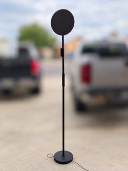 Floor lamp with remote