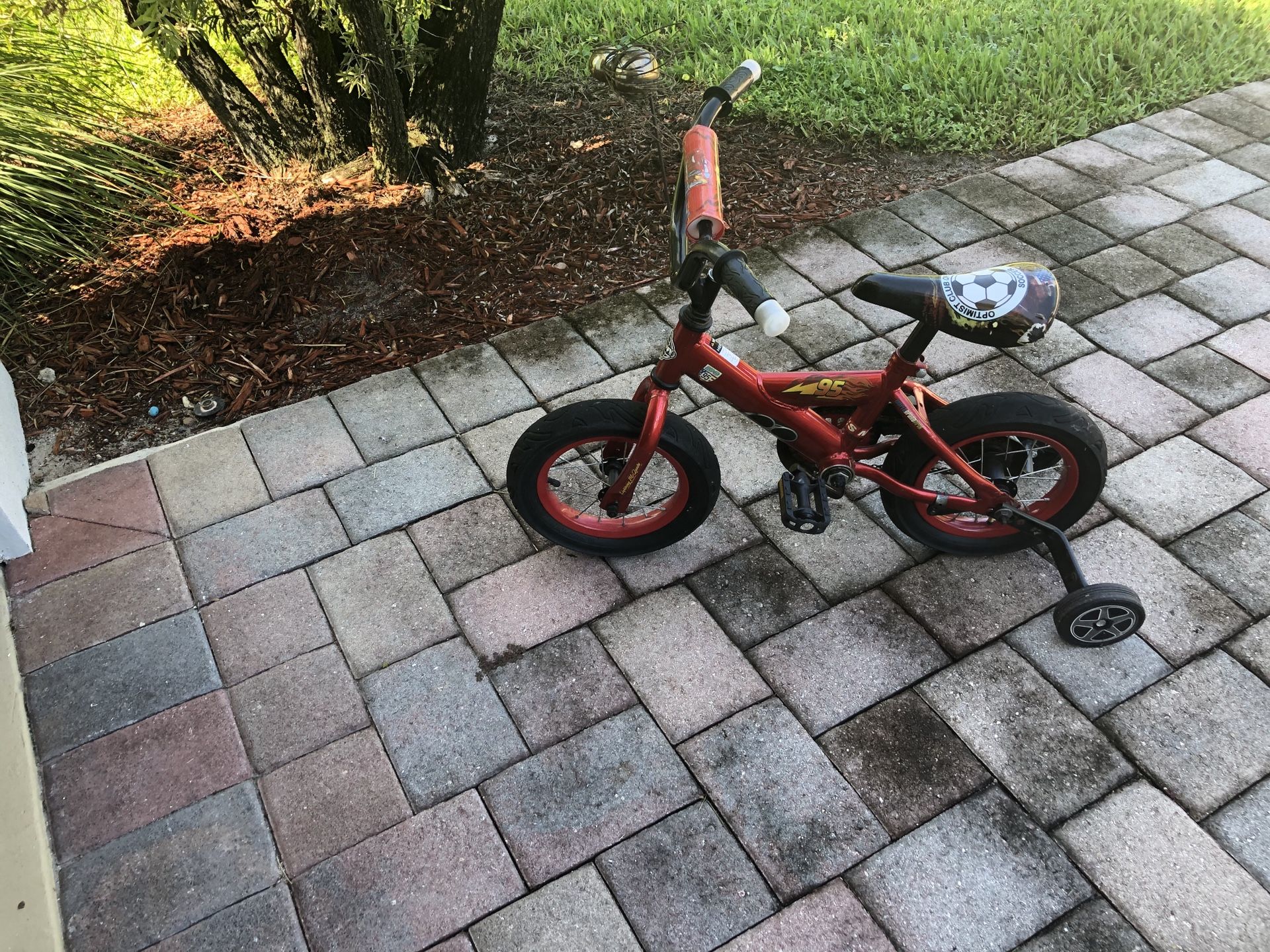 Child’s 1 st bike with training wheels