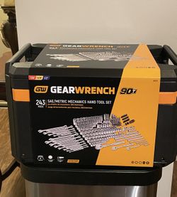 GearWrench 243-Piece Metric Mechanics Hand Tool Set $250